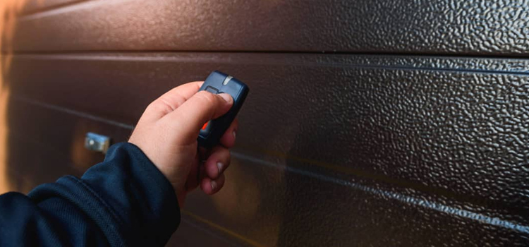 automatic door opener with remote control in Winter Garden